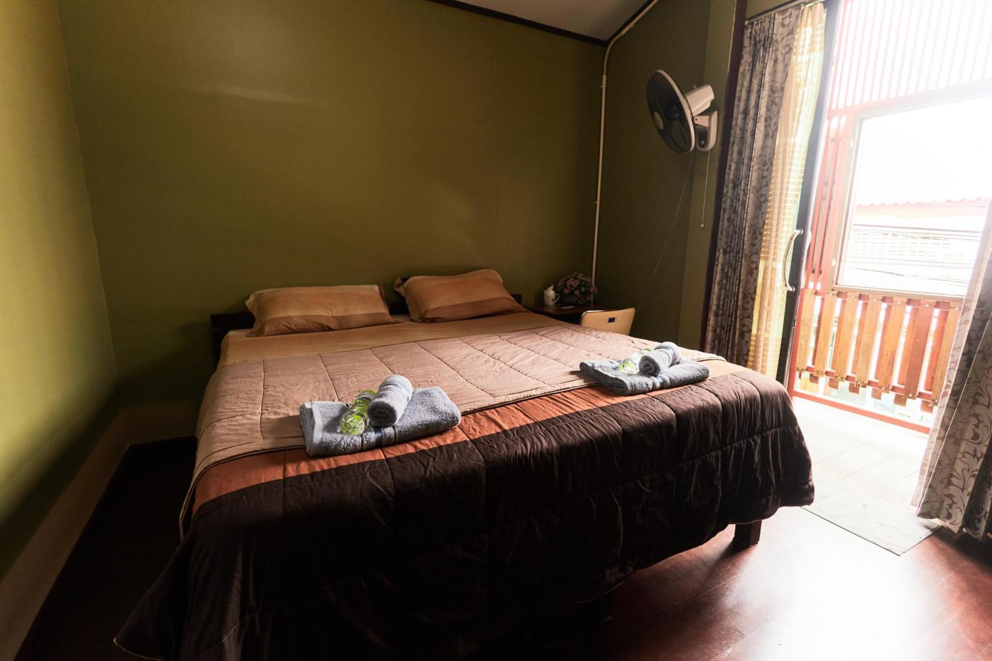 Chommuang Guest House Ayutthaya Pokoj fotografie